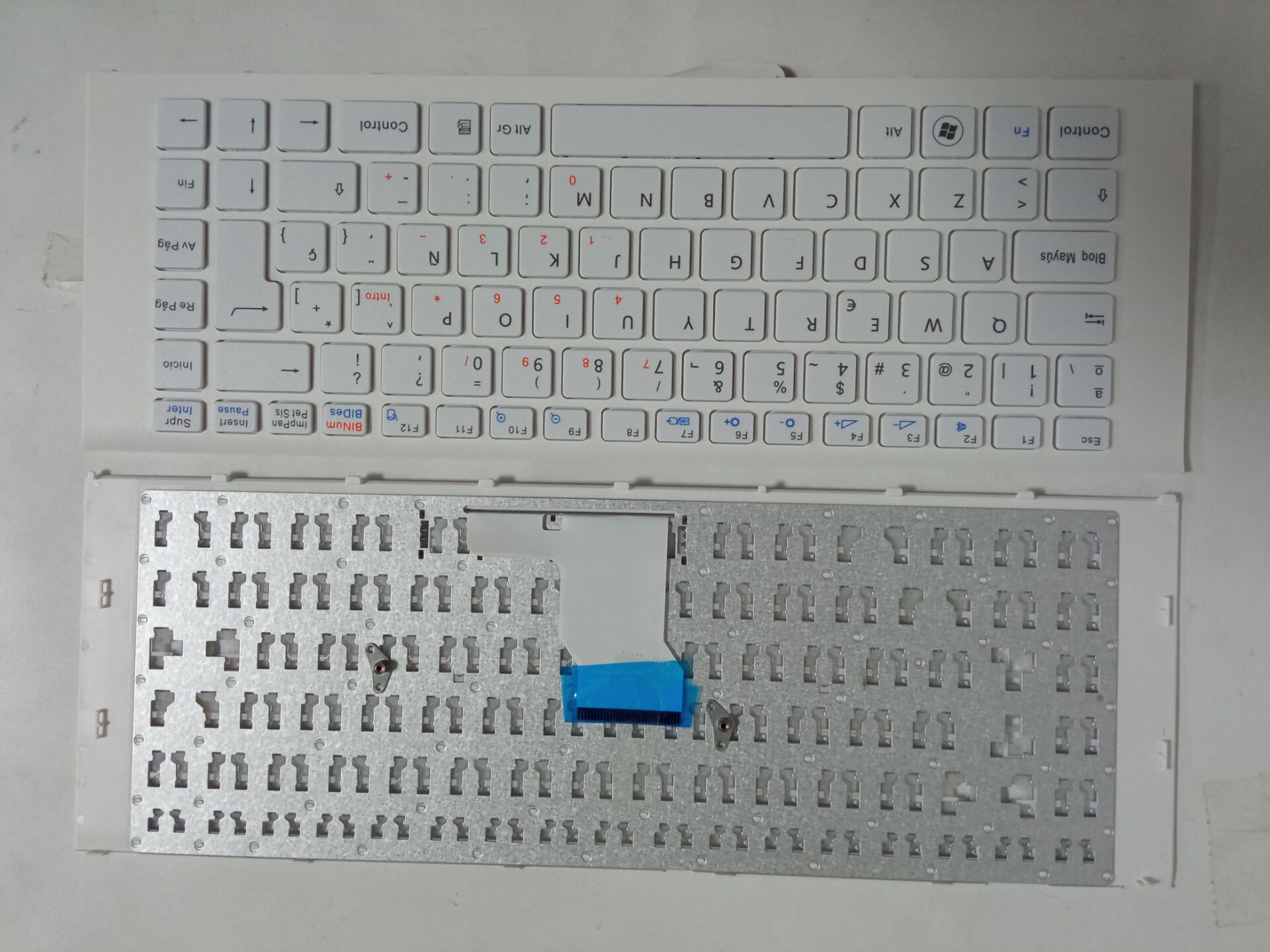 Picture of New Replacement Laptop Keyboard For SONY EA/VPC-EA WHITE FRAME BLACK (OEM) SP Layout